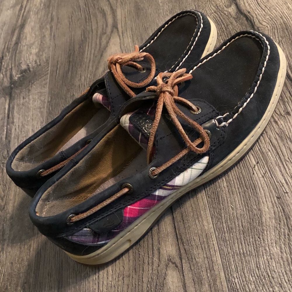 Blue with pink plaid Sperry Top Sider Sz 9-1/2
